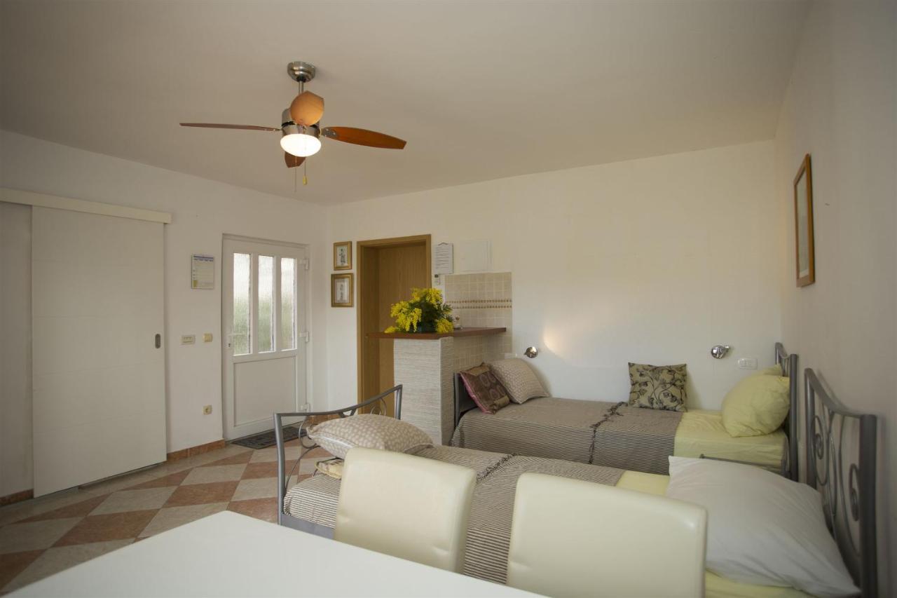 Apartments Gudelj Trogir Exterior photo