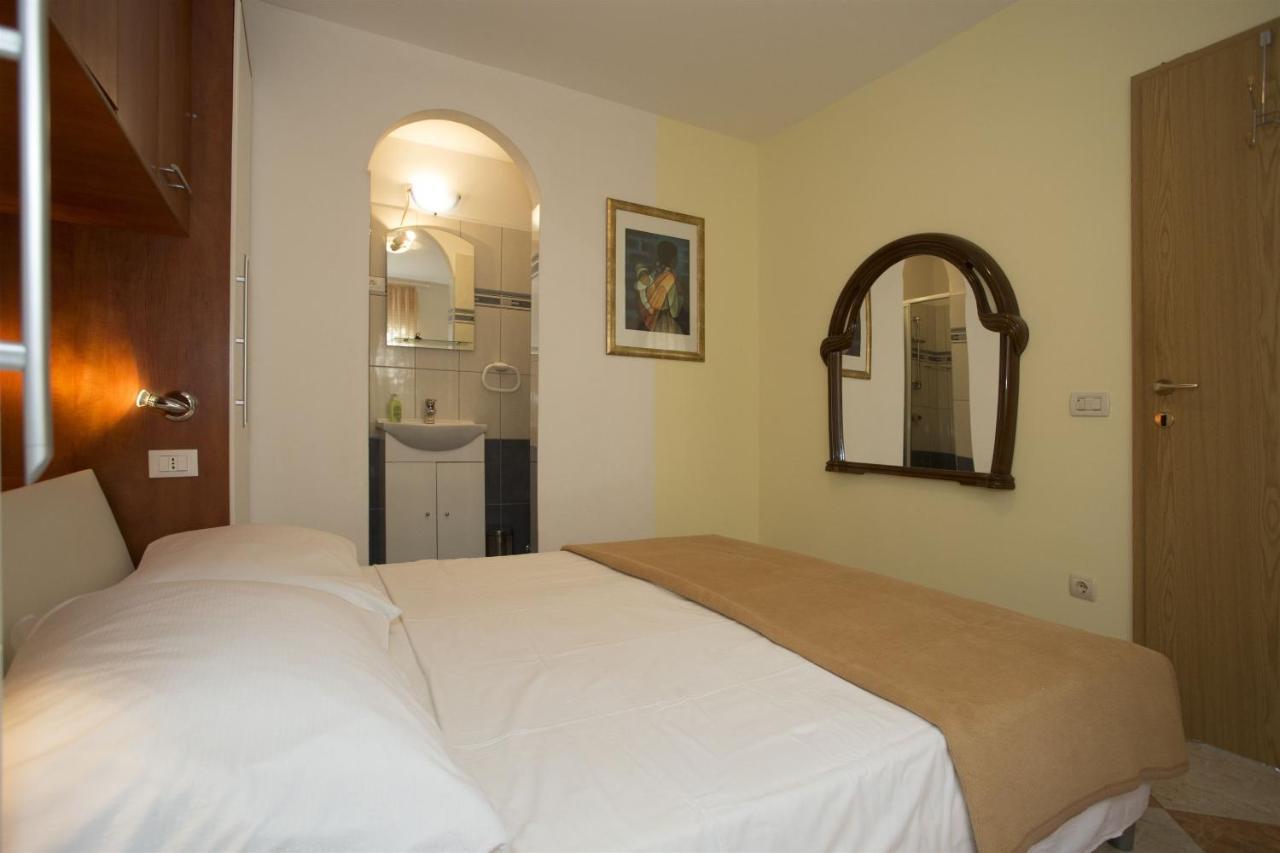 Apartments Gudelj Trogir Exterior photo