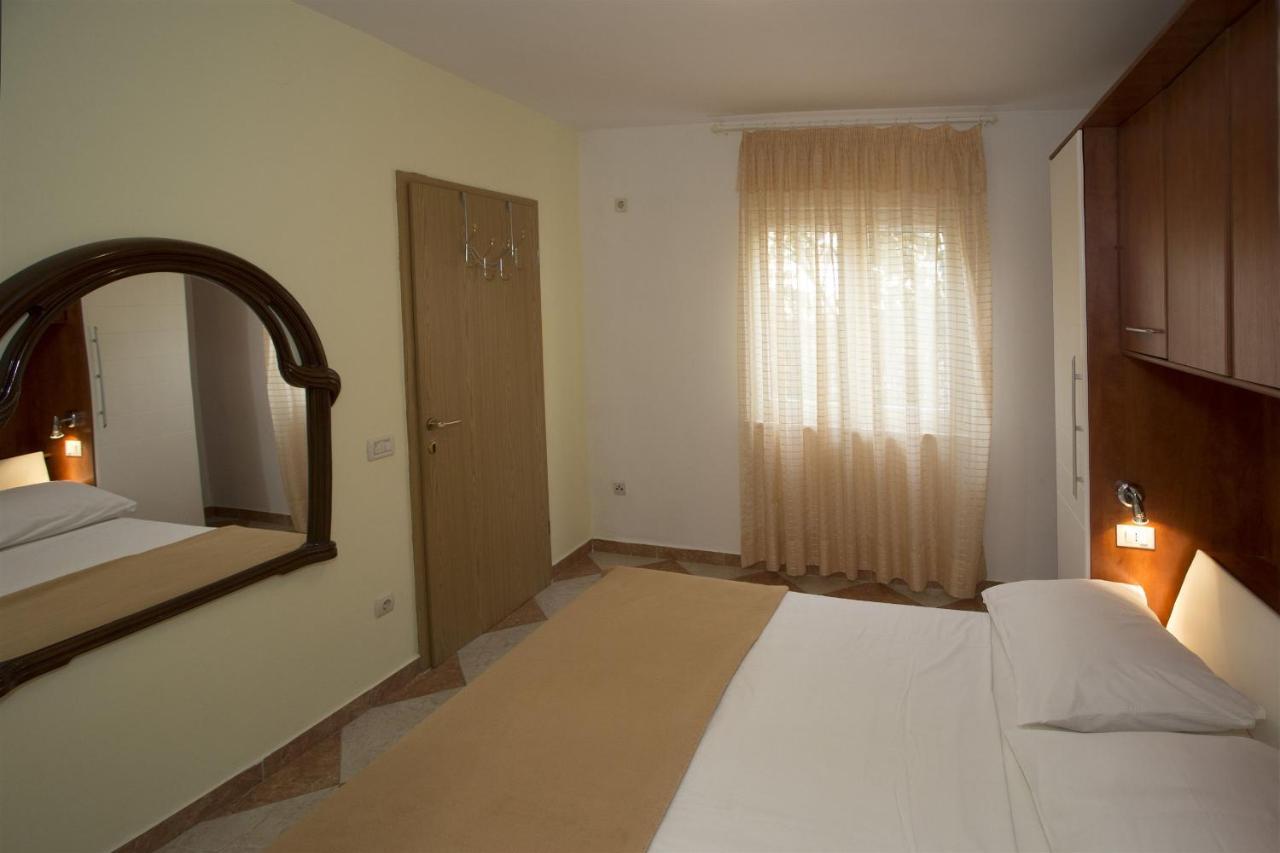 Apartments Gudelj Trogir Exterior photo